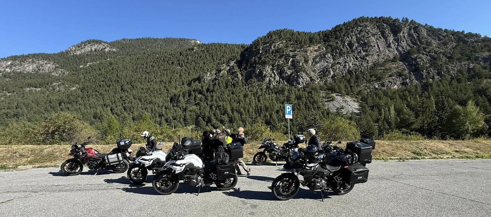 Alpine tour near Lac de Roseland